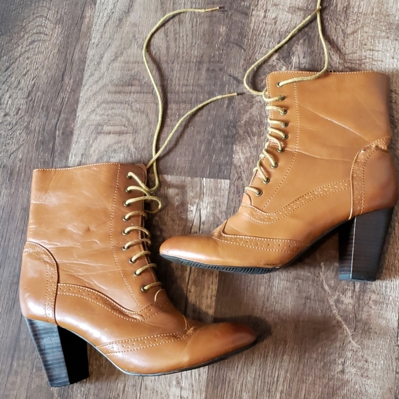 Forever 21 brown lace up booties - Picture 3 of 8
